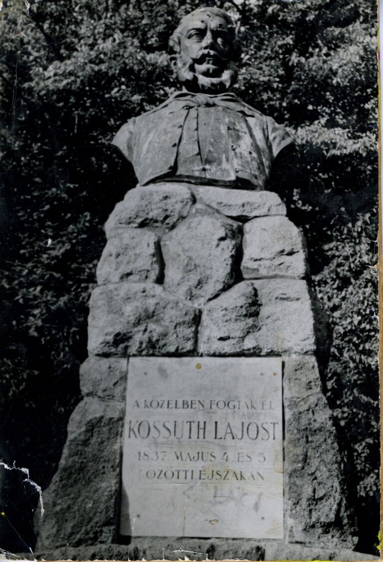 Köztéri reprezentáció a Hegyvidéken – KultSzalon