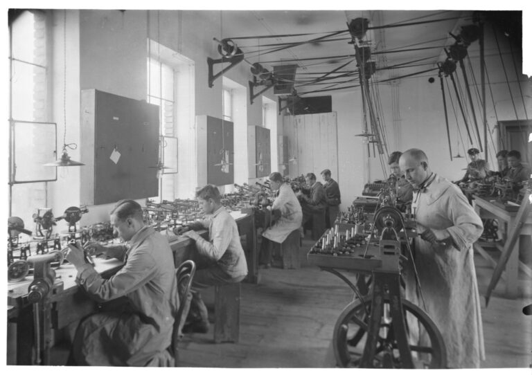 Hegyvidéki ipartörténet / Legendás precizitás a Csörsz utcából – MOM emlékkiállítás