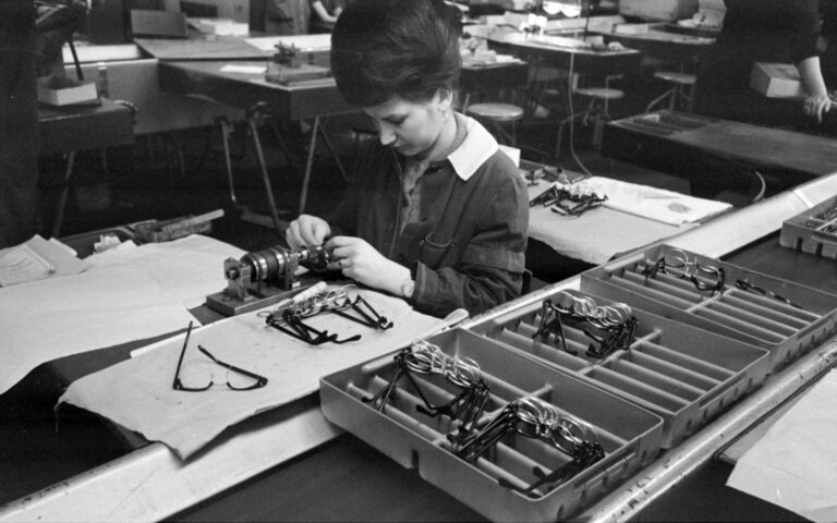 Hegyvidéki ipartörténet / Legendás precizitás a Csörsz utcából – MOM emlékkiállítás