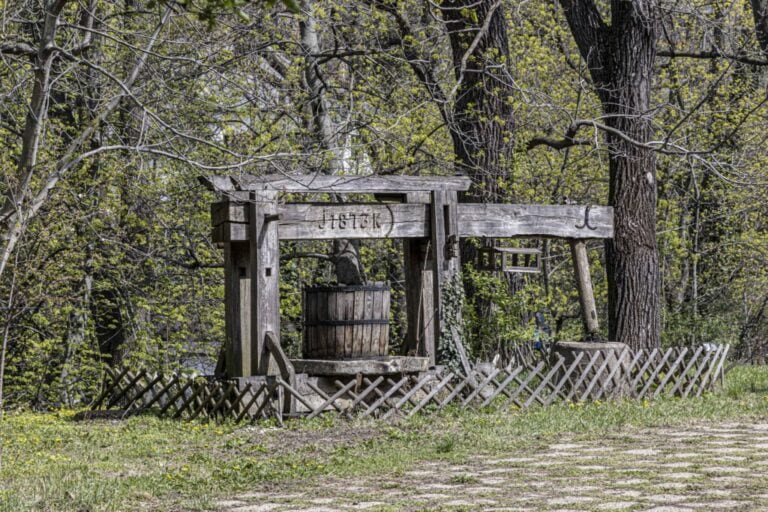 Mikszáth nap a Lívia-villában: előadás és séta