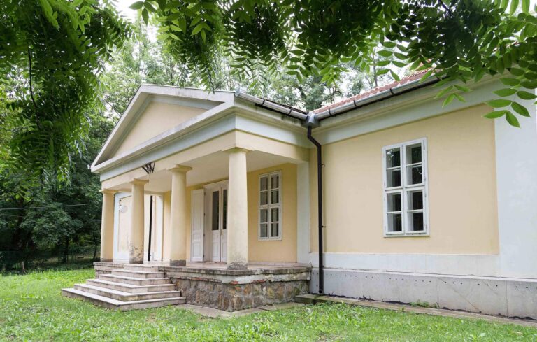 Mikszáth nap a Lívia-villában: előadás és séta